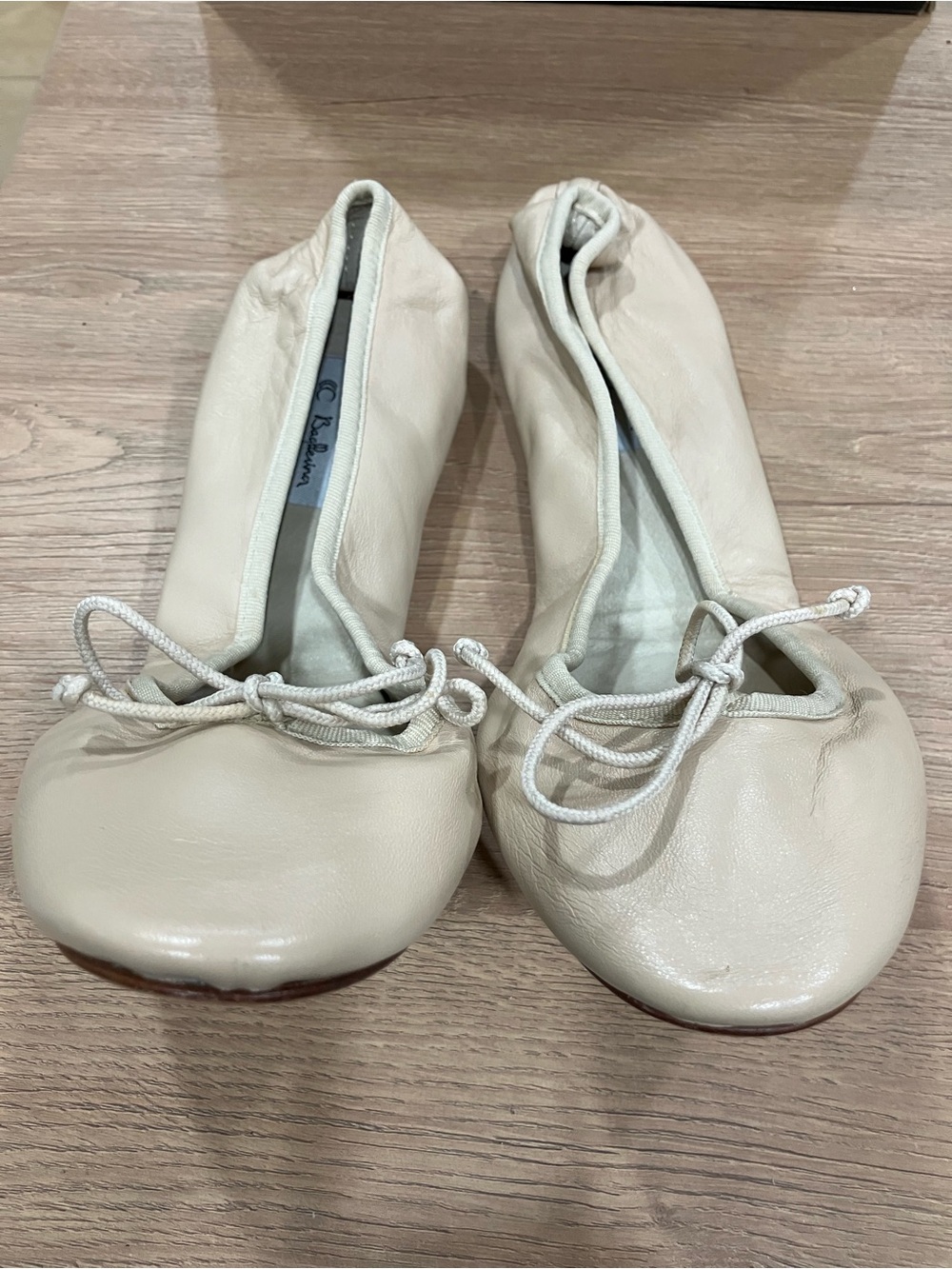 Bagllerina Beige Flats Foldable Leather Shoes